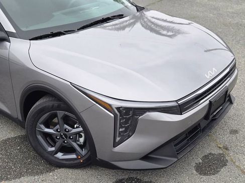 New 2026 Kia K4 LX image 4
