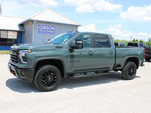 Used 2025 Chevrolet Silverado 2500 LT w/ Trail Boss Package AWD/4WD image 5