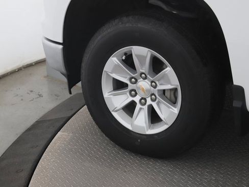 Used 2025 Chevrolet Silverado 1500 LT image 13