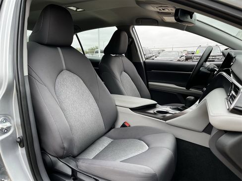 Used 2024 Toyota Camry LE image 24