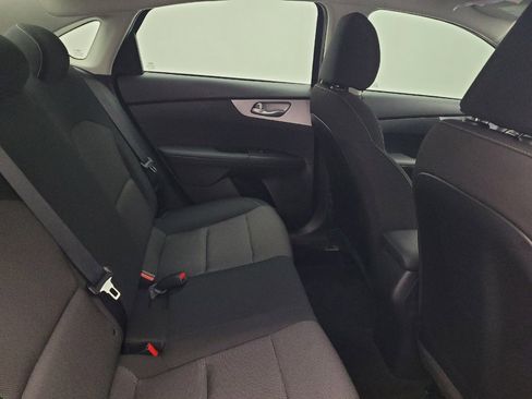 Used 2024 Kia Forte LX image 19