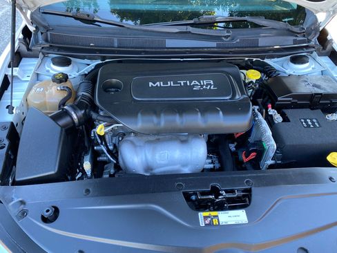 Used 2017 Chrysler 200 Limited Platinum image 14