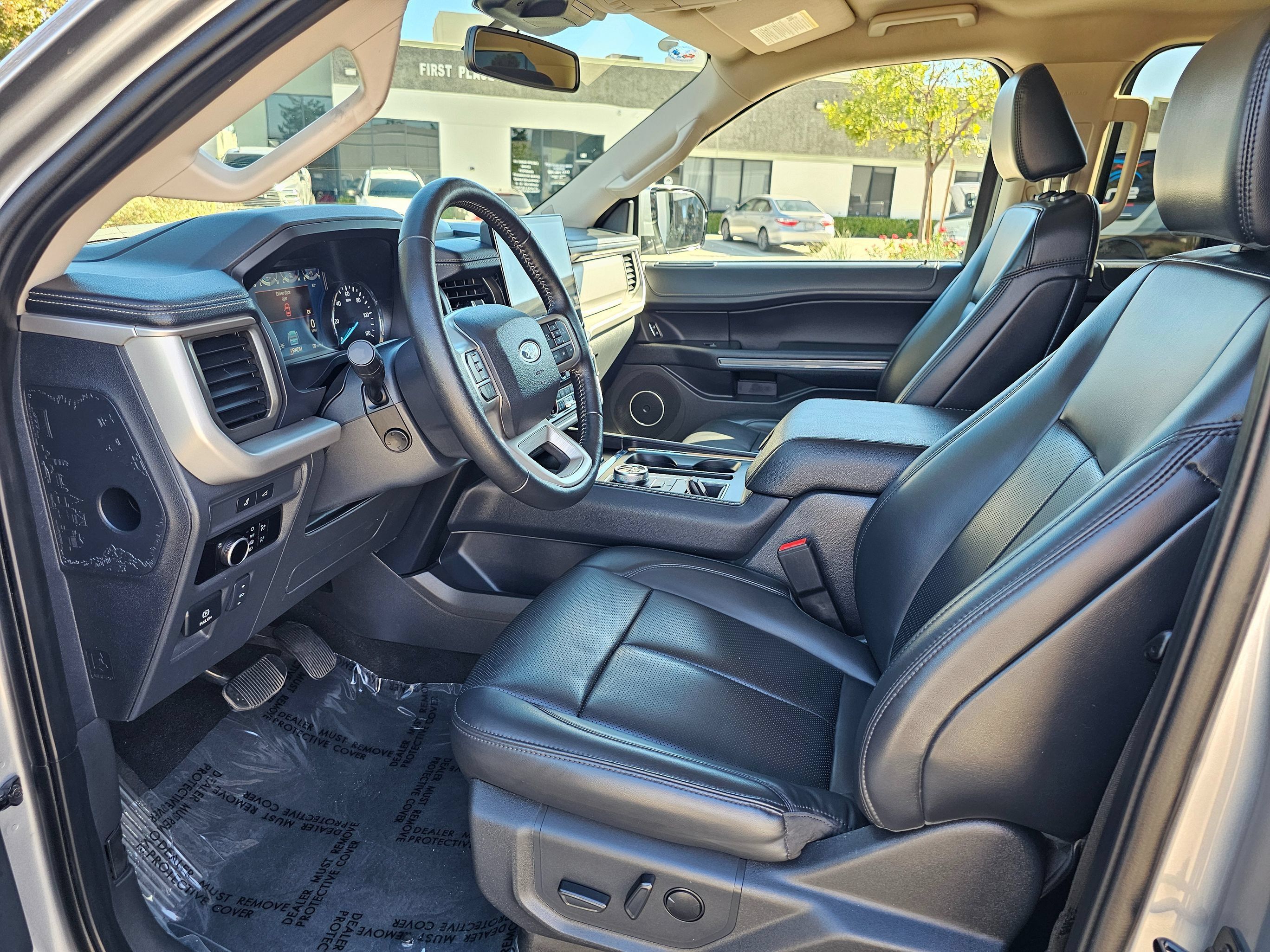 Used 2024 Ford Expedition XLT RWD image 12