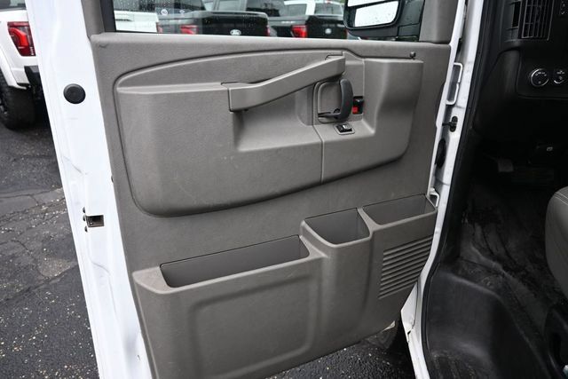 Used 2023 Chevrolet Express 3500 LS RWD image 18