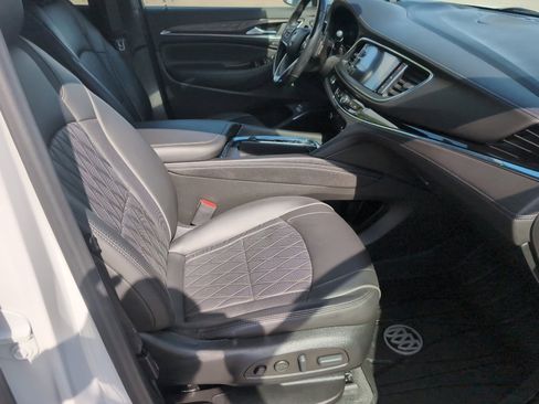 Used 2023 Buick Enclave Avenir w/ Avenir Technology Package AWD/4WD image 23