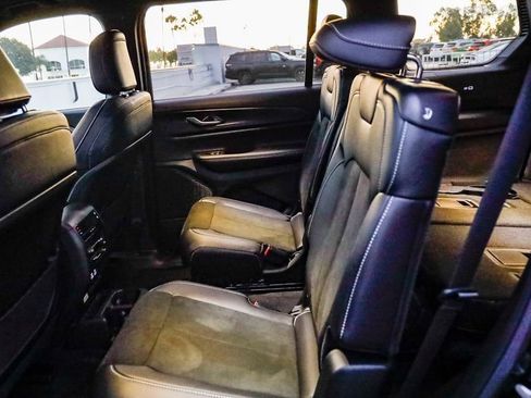 New 2025 Jeep Grand Cherokee L Altitude image 20