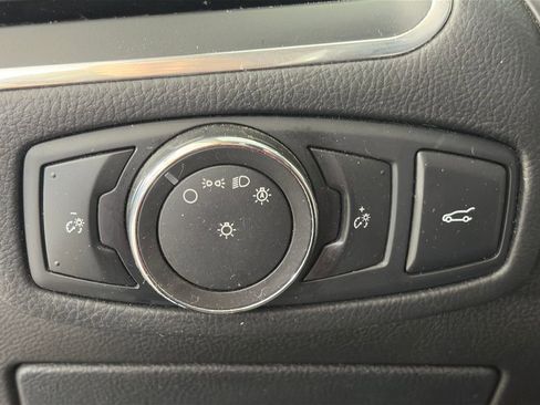 Used 2018 Ford Edge Titanium w/ Equipment Group 301A AWD/4WD image 24