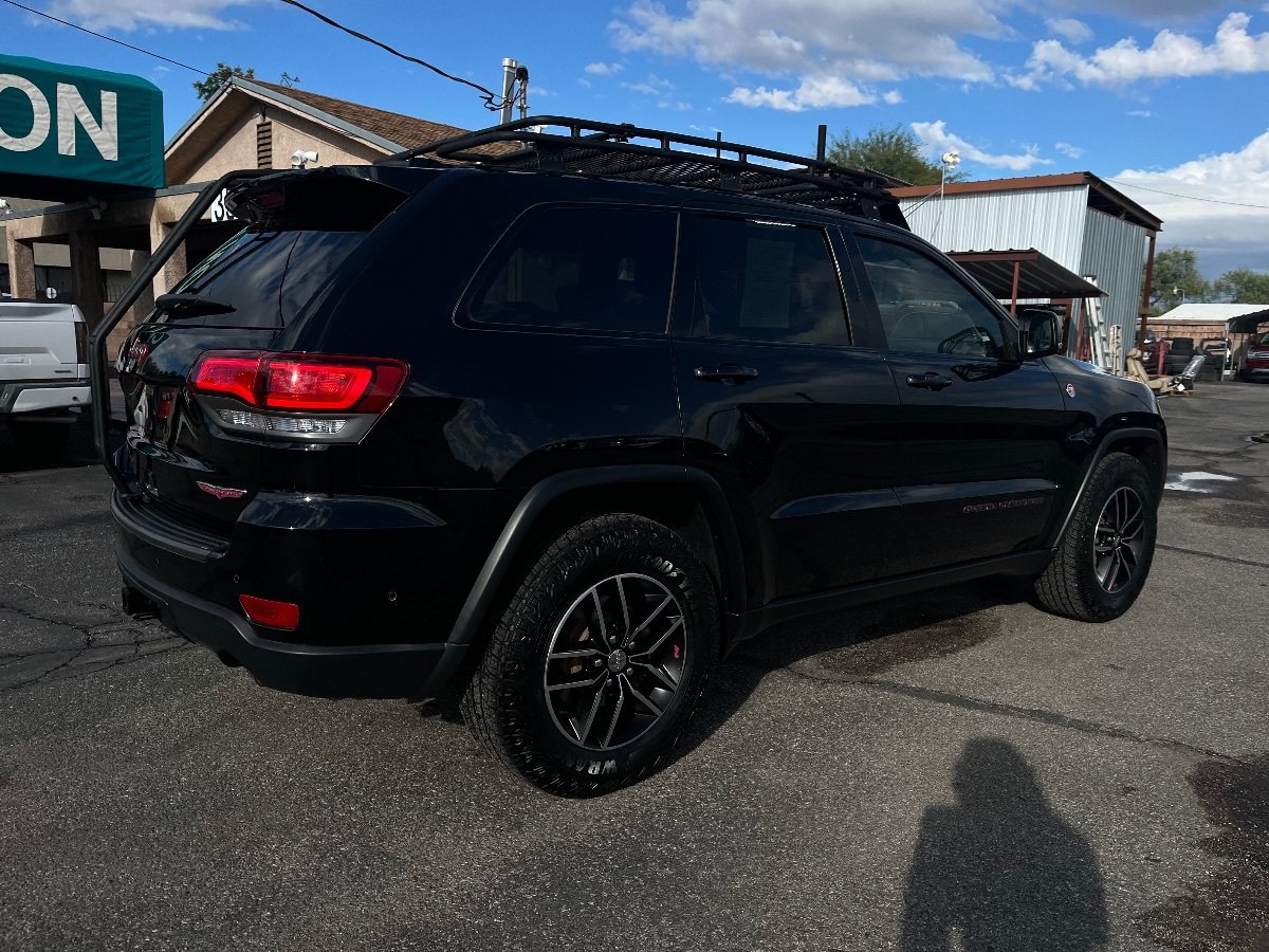 Used 2017 Jeep Grand Cherokee Trailhawk w/ Trailhawk Luxury Group AWD/4WD image 4