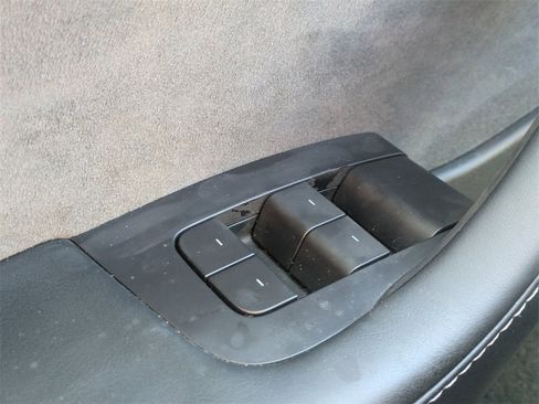 Used 2022 Tesla Model Y Performance image 27