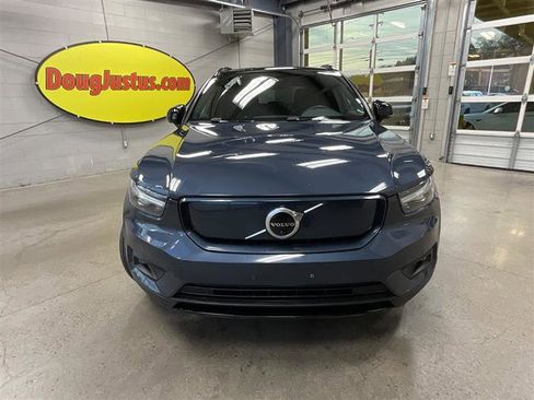 Used 2022 Volvo XC40 P8 Recharge Plus image 8