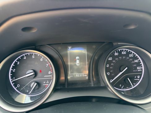 Used 2023 Toyota Camry SE FWD image 11