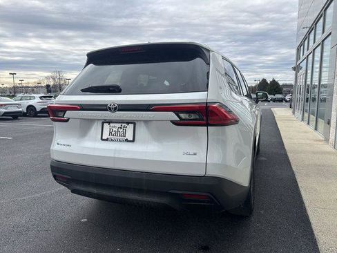 Certified 2024 Toyota Grand Highlander XLE image 4