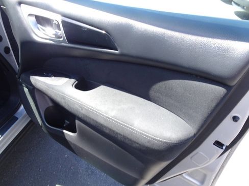 Used 2014 Nissan Pathfinder SV image 13