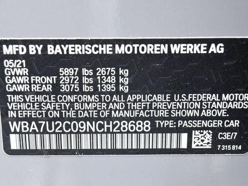 Used 2022 BMW 750i xDrive w/ Executive Package image 28