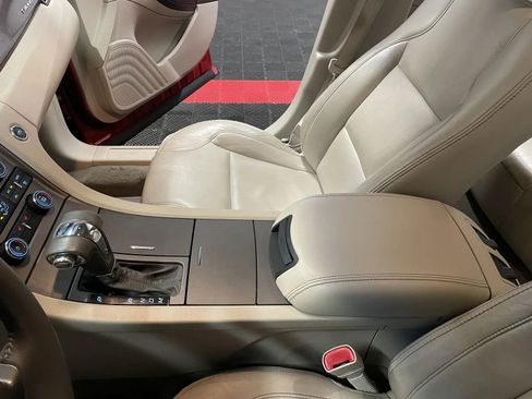 Used 2010 Ford Taurus SEL image 32