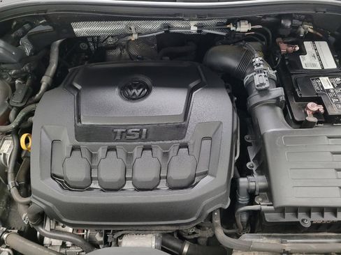 Used 2020 Volkswagen Tiguan S image 30