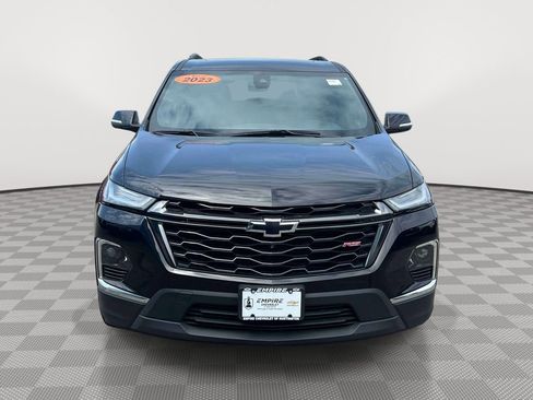 Used 2023 Chevrolet Traverse RS image 2