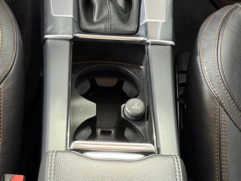 Used 2017 Volvo XC60 T6 Dynamic w/ Advanced Package image 16