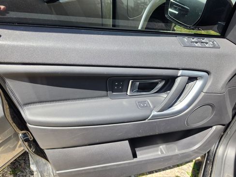 Used 2019 Land Rover Discovery Sport HSE Luxury image 5