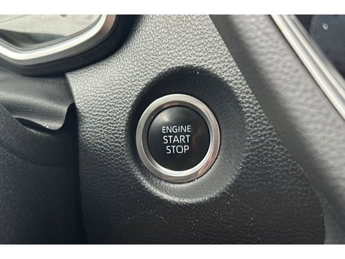 Used 2023 Toyota Corolla Cross XLE image 23