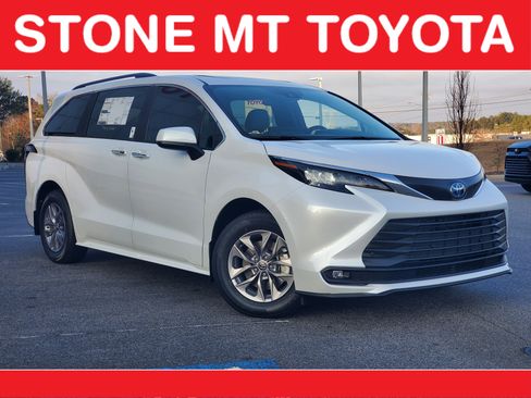 New 2025 Toyota Sienna XLE image 1