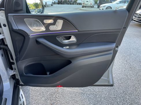 Used 2025 Mercedes-Benz GLS 450 4MATIC image 54