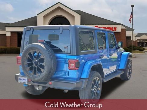 Used 2023 Jeep Wrangler Unlimited Sahara w/ Cold Weather Group AWD/4WD image 4