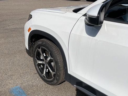 New 2026 Volkswagen Tiguan SE image 14