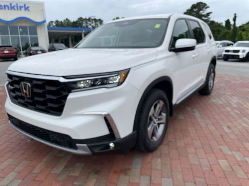 Used 2025 Honda Pilot EX-L image 1