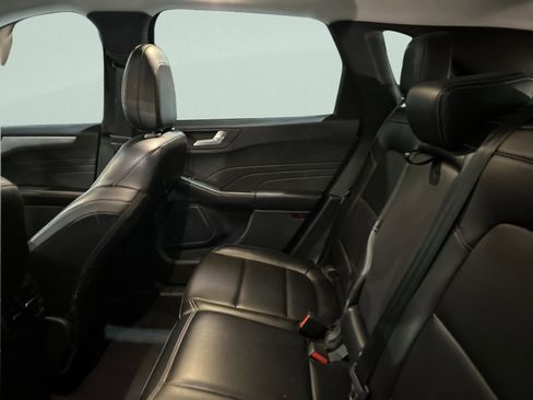 Used 2023 Ford Escape Platinum image 14