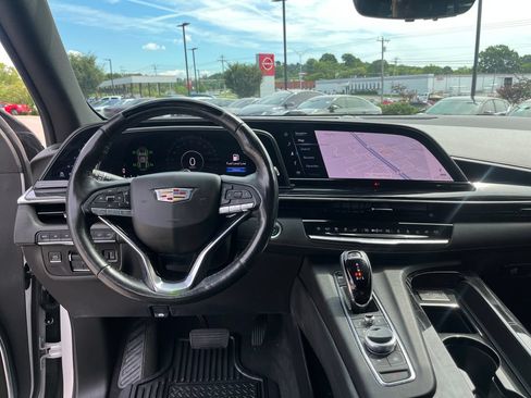 Used 2021 Cadillac Escalade ESV Sport w/ Driver Assist Tech Package AWD/4WD image 22