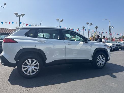 Used 2025 Toyota Corolla Cross L image 7