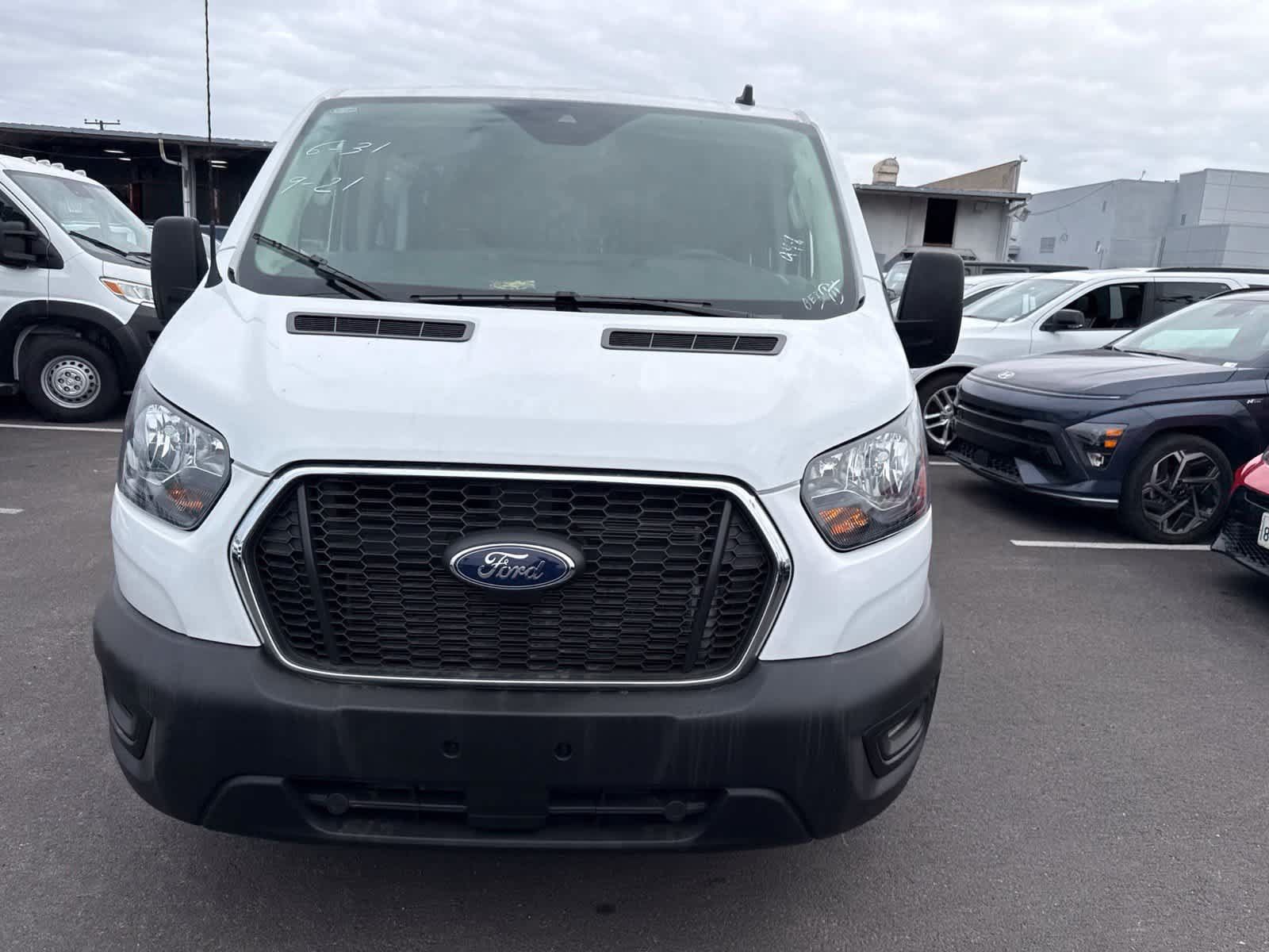 Used 2025 Ford Transit 250 Low Roof w/ Exterior Upgrade Package RWD image 3