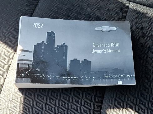 Used 2022 Chevrolet Silverado 1500 LT image 25