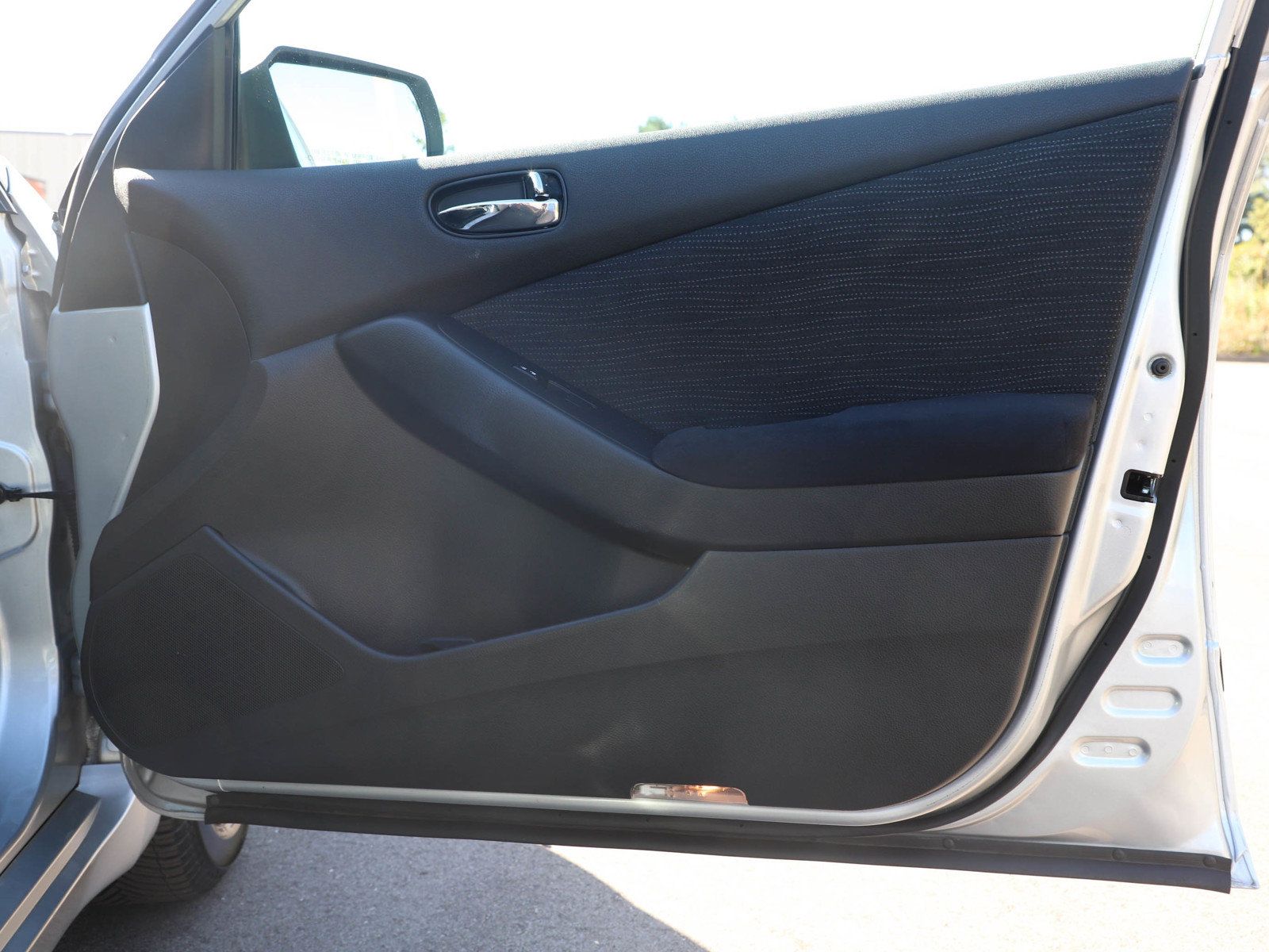 Used 2012 Nissan Altima 2.5 S FWD image 9