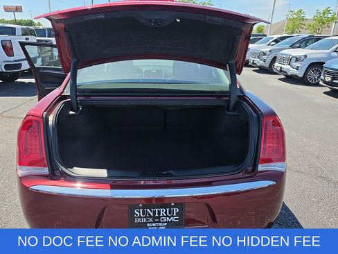 Used 2020 Chrysler 300 Touring L w/ Value Package AWD/4WD image 27