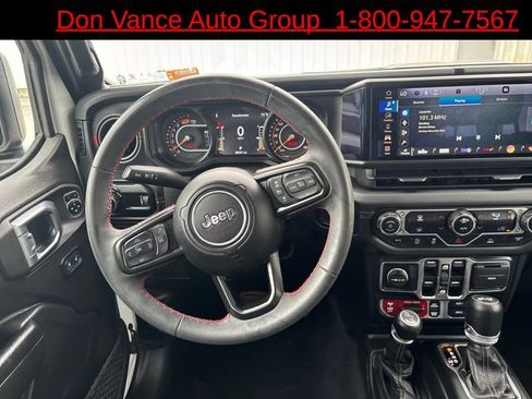 Used 2024 Jeep Wrangler Unlimited Rubicon AWD/4WD image 14