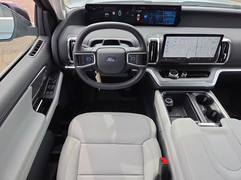 New 2026 Ford Expedition Max Platinum w/ Driver's Package image 10