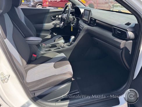 Used 2019 Hyundai Veloster 2.0 FWD image 28
