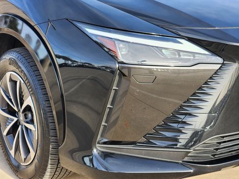 Used 2024 Lexus RZ 300e Premium image 6