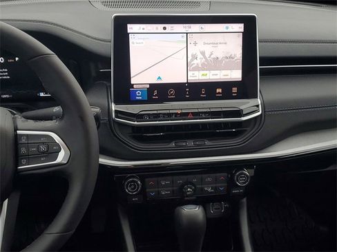 Used 2025 Jeep Compass Limited w/ High Altitude Package image 13