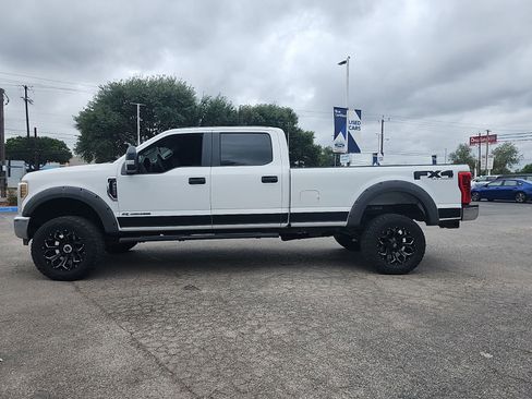 Used 2018 Ford F250 XL w/ Power Equipment Group image 5