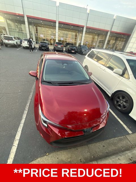 Used 2024 Toyota Corolla LE FWD image 2