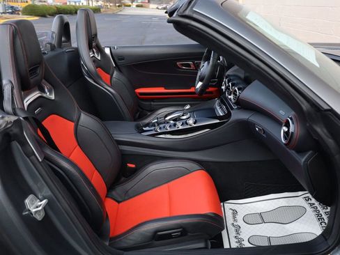 Used 2018 Mercedes-Benz AMG GT Roadster image 25