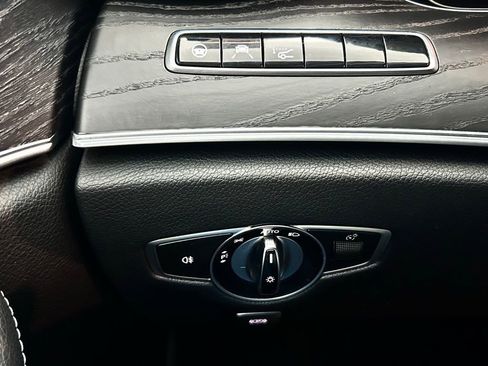 Used 2018 Mercedes-Benz E 300 4MATIC image 20