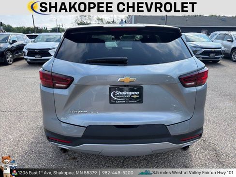 Used 2025 Chevrolet Blazer LT AWD/4WD image 3