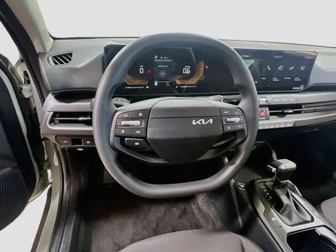 New 2026 Kia K4 FWD image 11