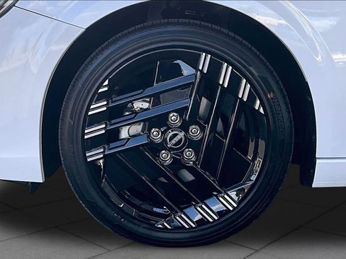 New 2026 Nissan Sentra SR w/ SR Premium Package FWD image 11
