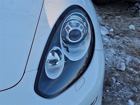 Used 2016 Porsche Panamera 4 Edition image 7