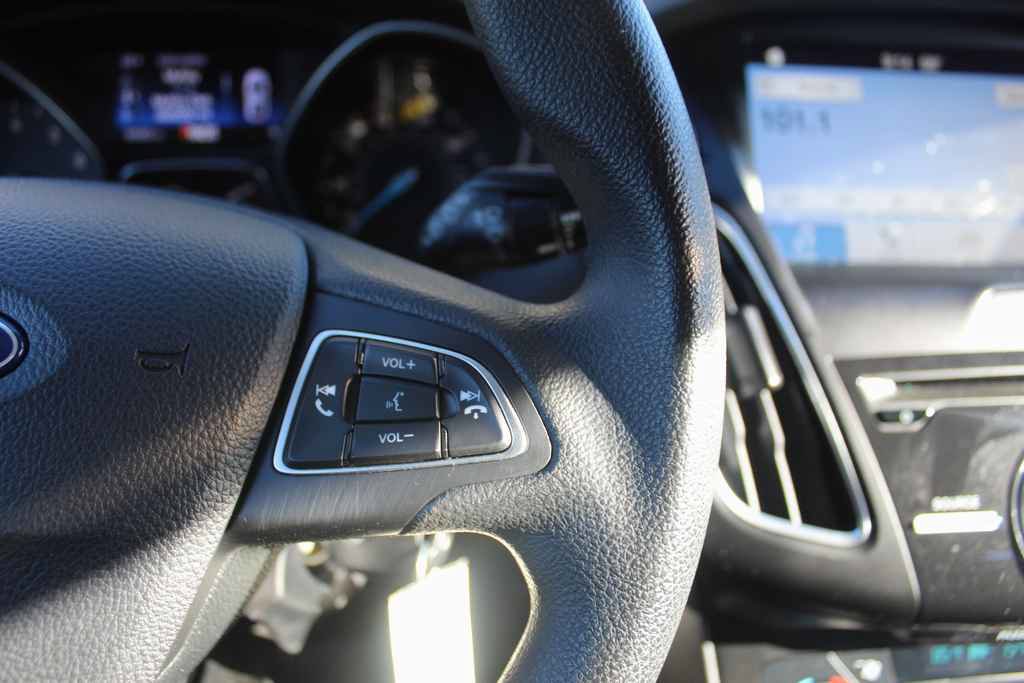 Used 2017 Ford Focus SEL FWD image 19
